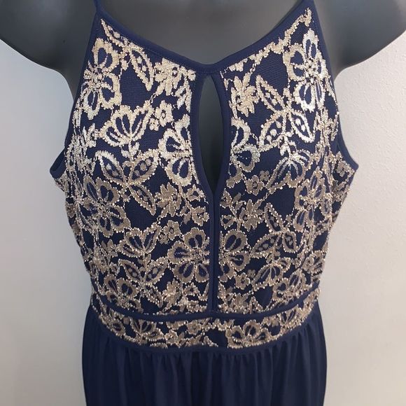 Patterned Formal Maxi Dress - Picture 3 of 3